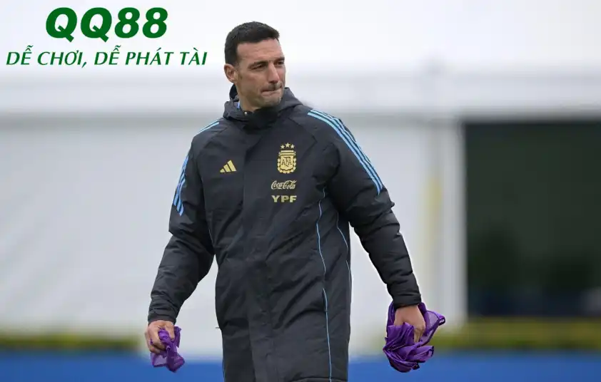 Lionel Scaloni có mặt tại trung tâm huấn luyện Atletico Madrid để thăm dò tình hình các cầu thủ Argentina Lionel Scaloni có mặt tại trung tâm huấn luyện Atletico Madrid để thăm dò tình hình các cầu thủ Argentina